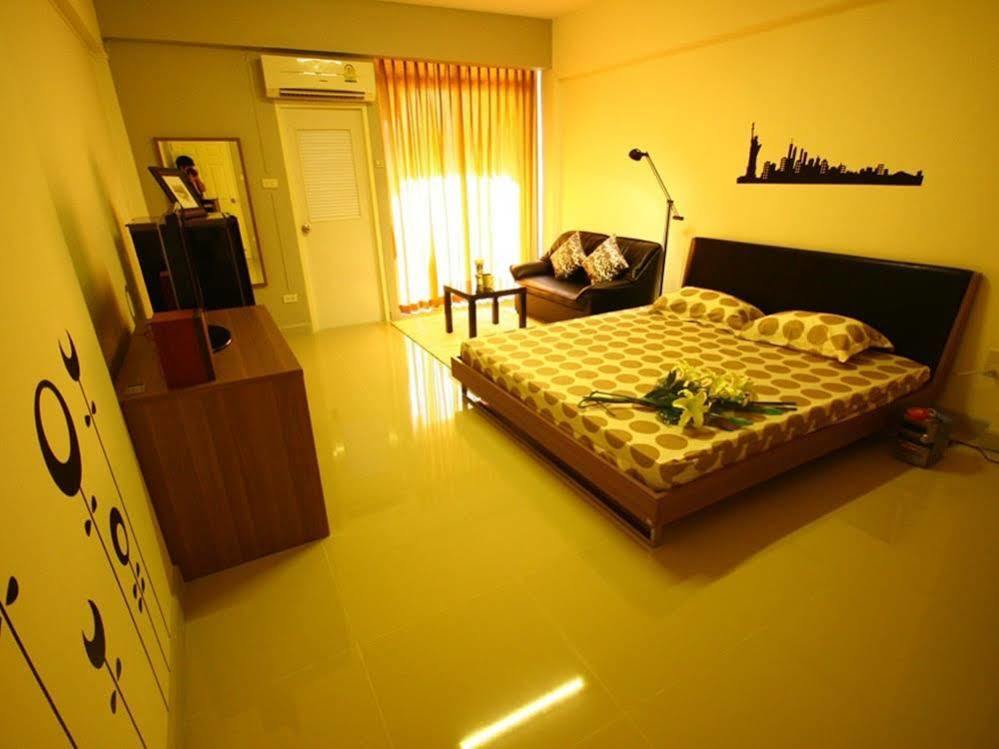 At Home Phetkasem Bangkok Buitenkant foto